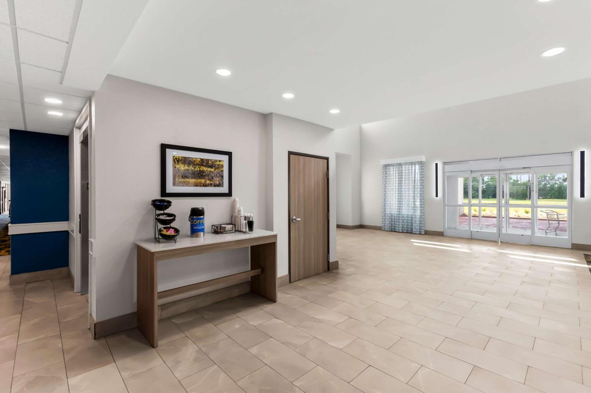 Sonesta Essential Лапорт Экстерьер фото