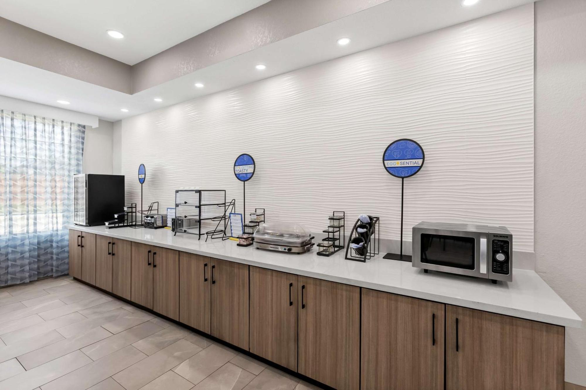 Sonesta Essential Лапорт Экстерьер фото