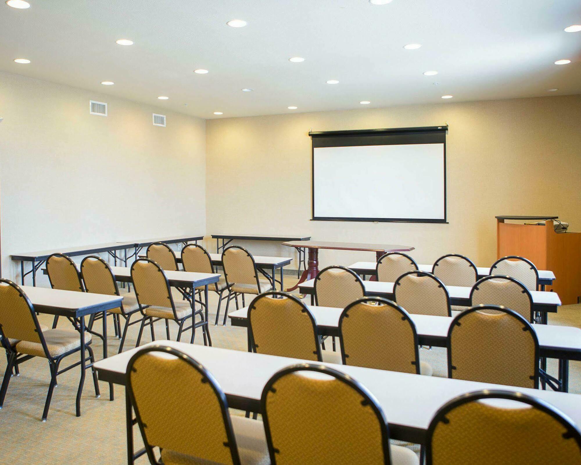 Sonesta Essential Лапорт Экстерьер фото